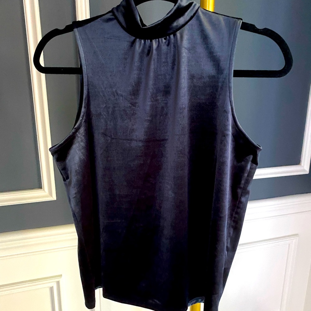NWT Banana Republic XS Velour Women’s sleeveless top